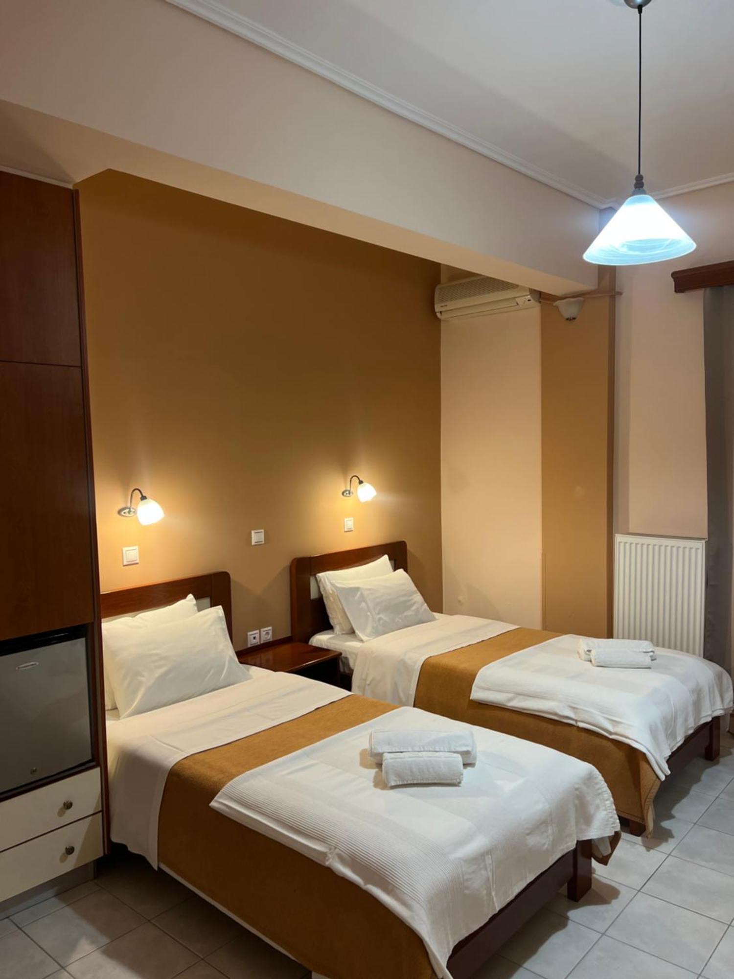 Hotel Nevada Kalamata Esterno foto