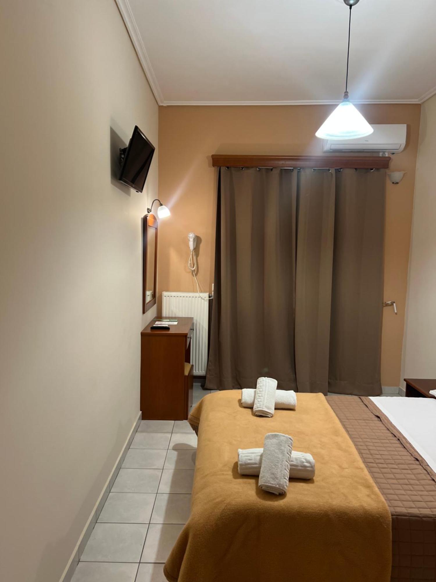 Hotel Nevada Kalamata Esterno foto