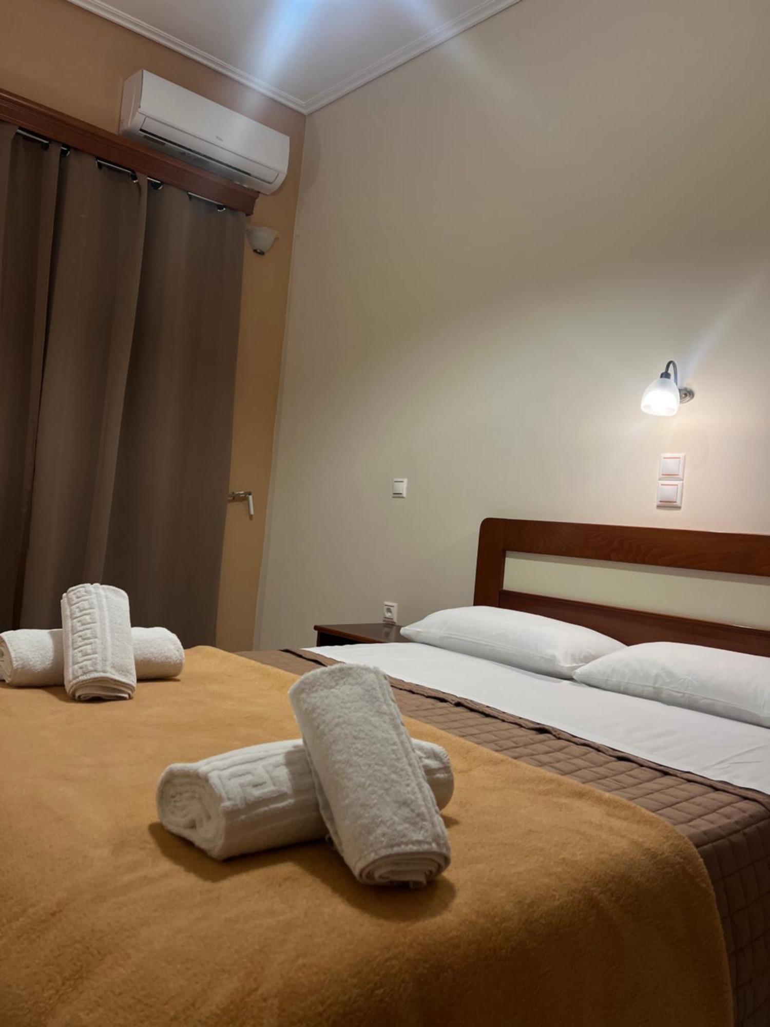 Hotel Nevada Kalamata Esterno foto