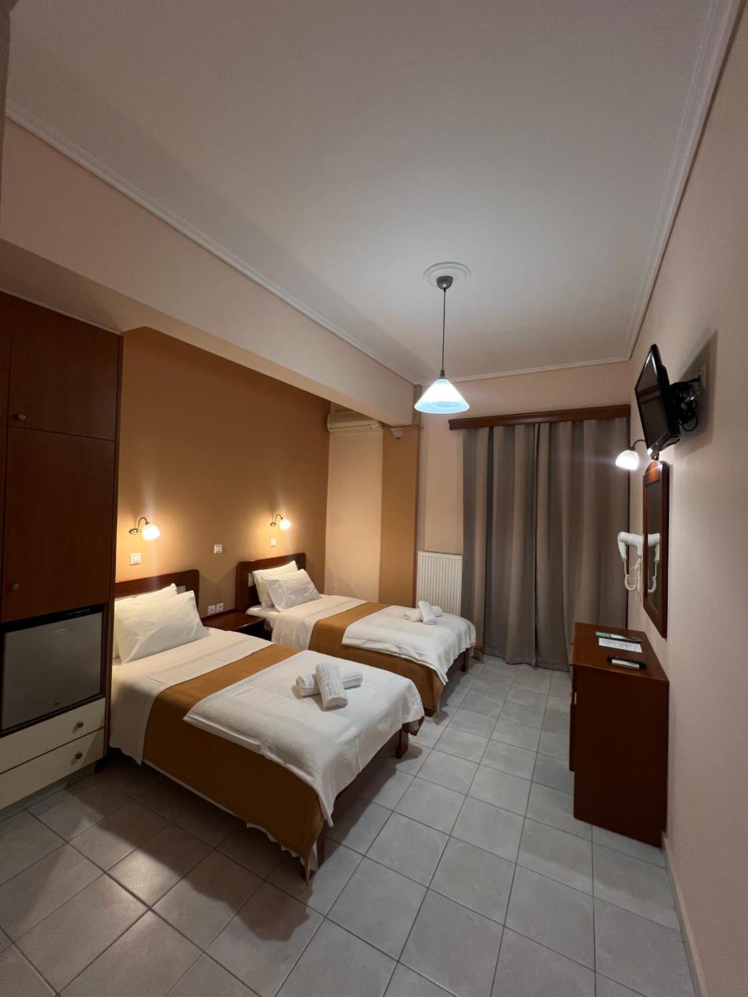 Hotel Nevada Kalamata Esterno foto