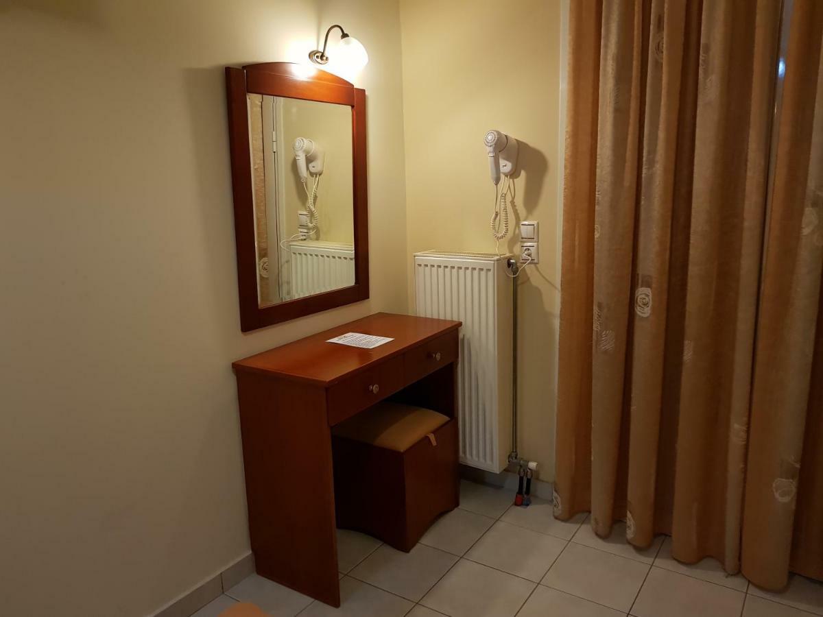 Hotel Nevada Kalamata Esterno foto