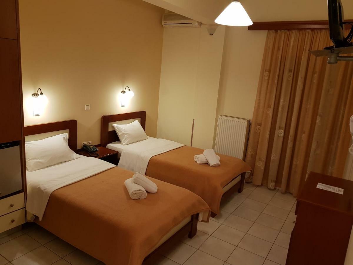 Hotel Nevada Kalamata Esterno foto